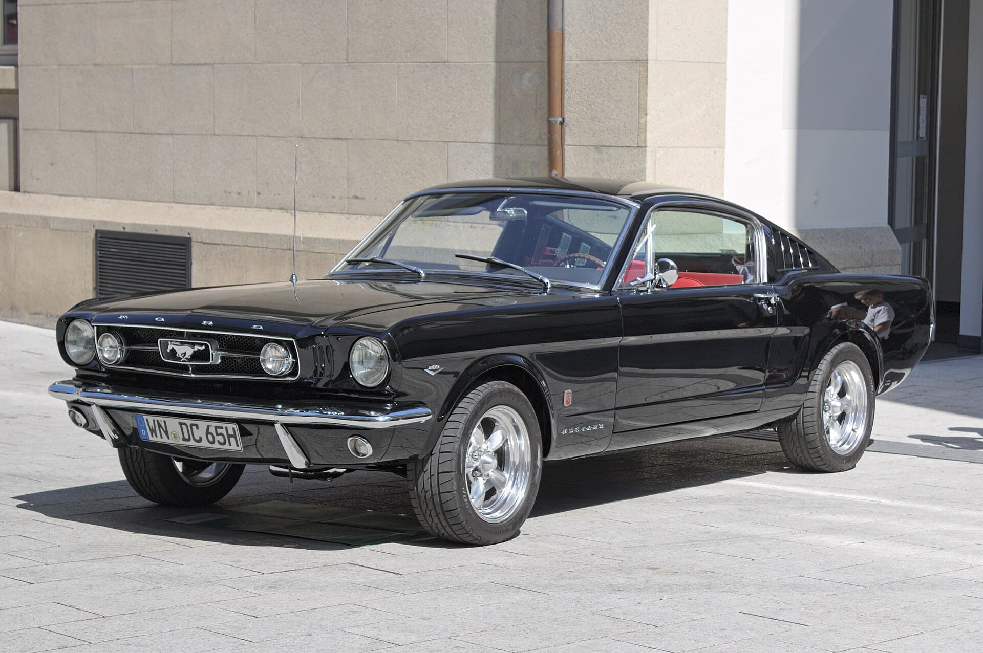 Ford Mustang — Wikimedia Commons