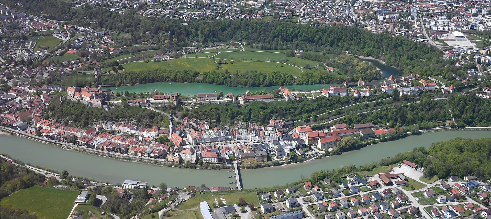 Burg Burghausen — Wikimedia Commons