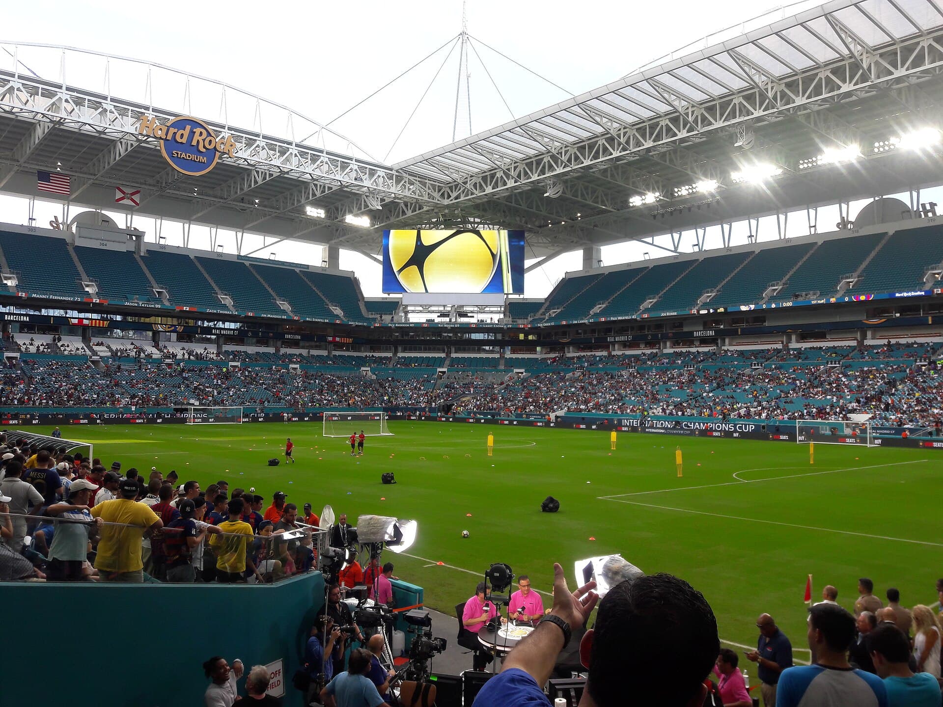 Hard Rock Stadium — Wikimedia Commons