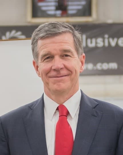 Roy Cooper — Wikimedia Commons