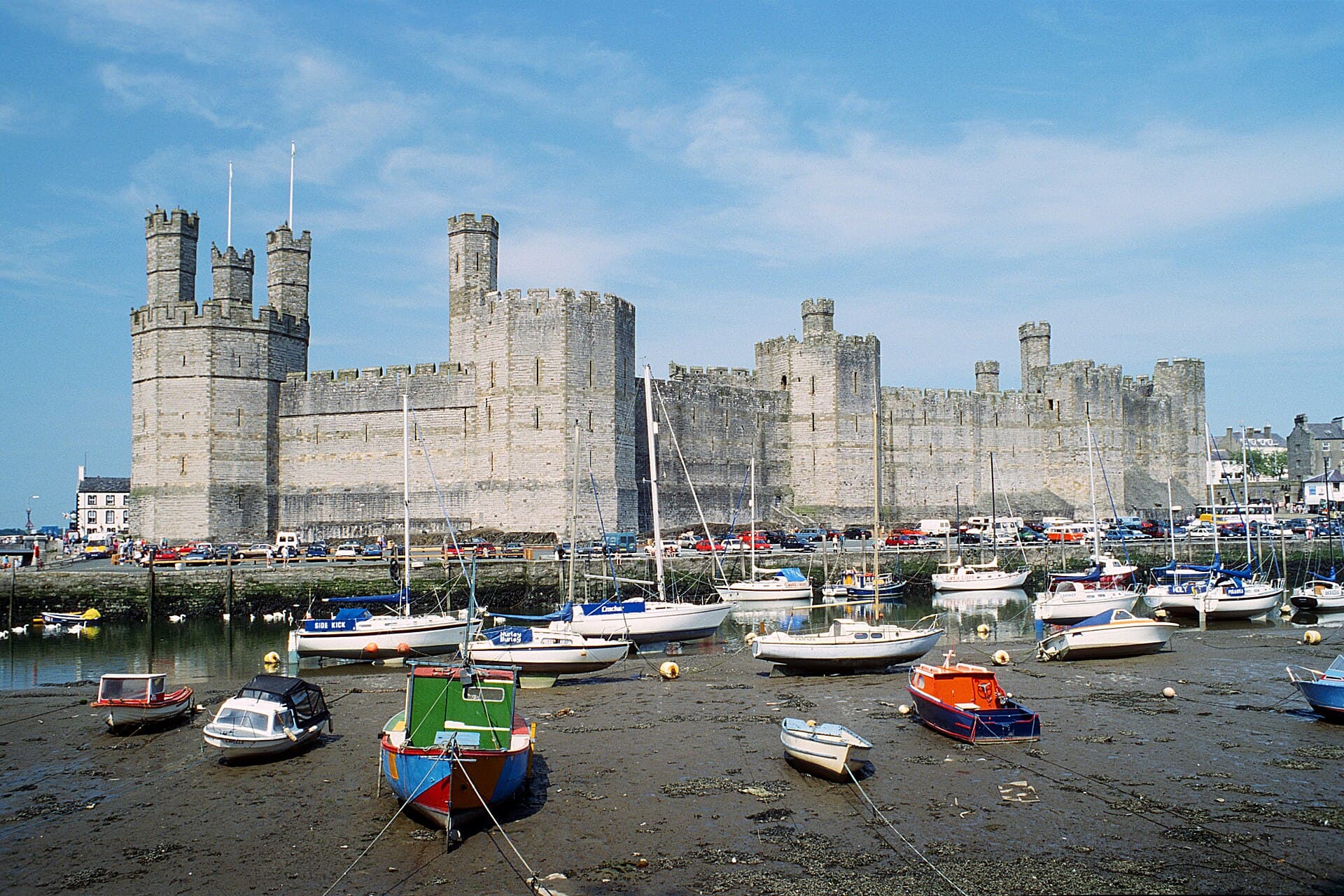 Caernarfon Castle — Wikimedia Commons