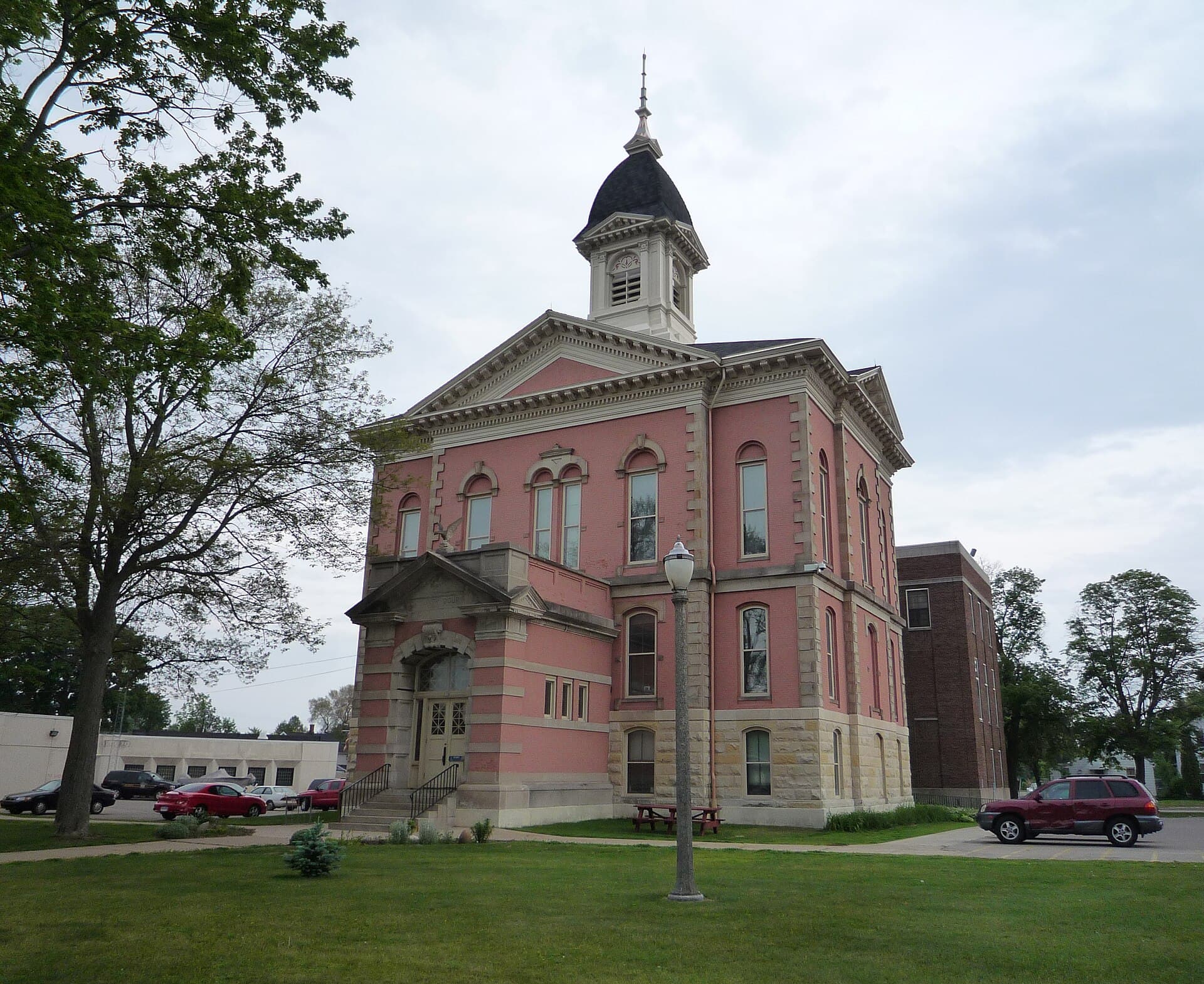 Menominee County — Wikimedia Commons