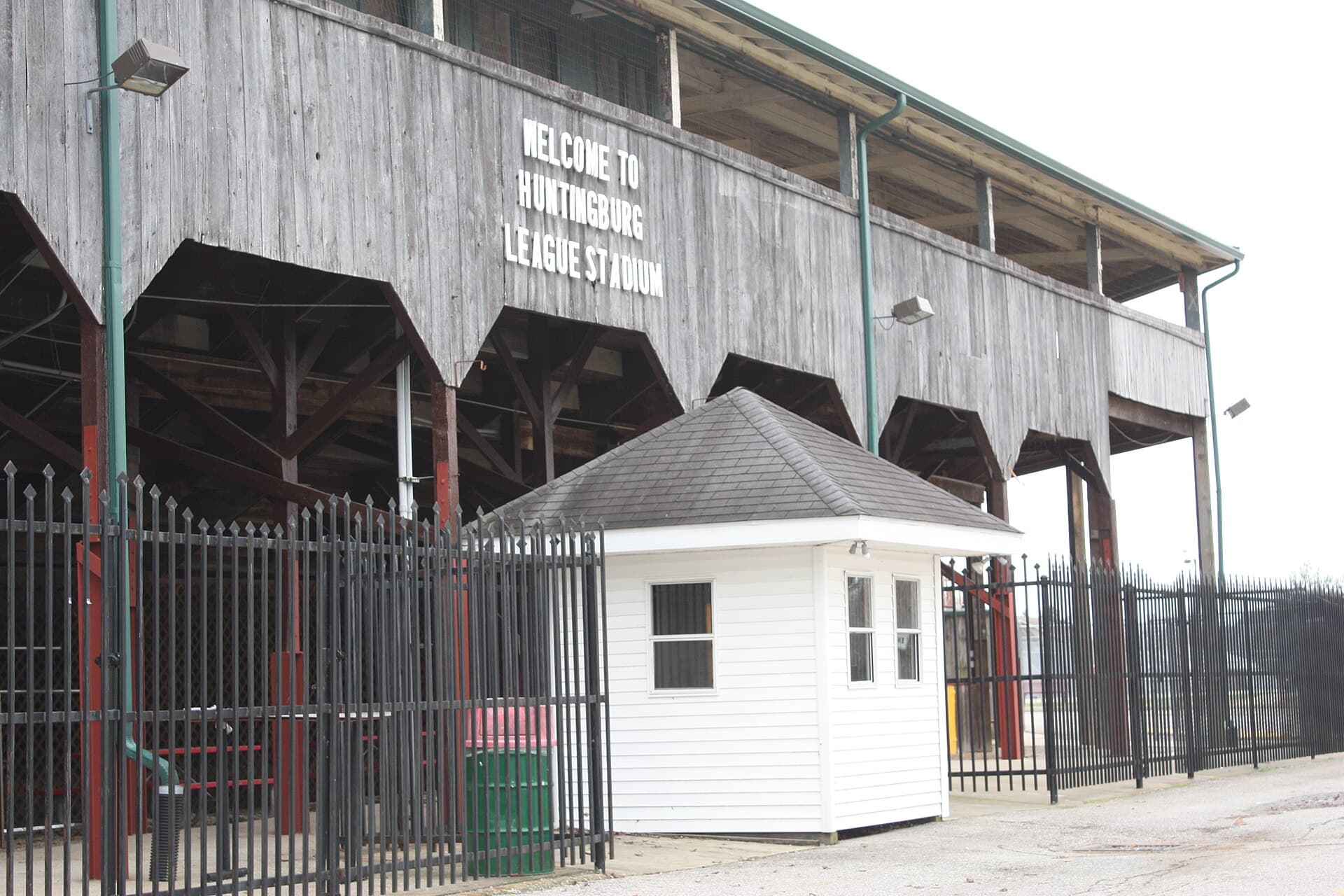 League Stadium — Wikimedia Commons