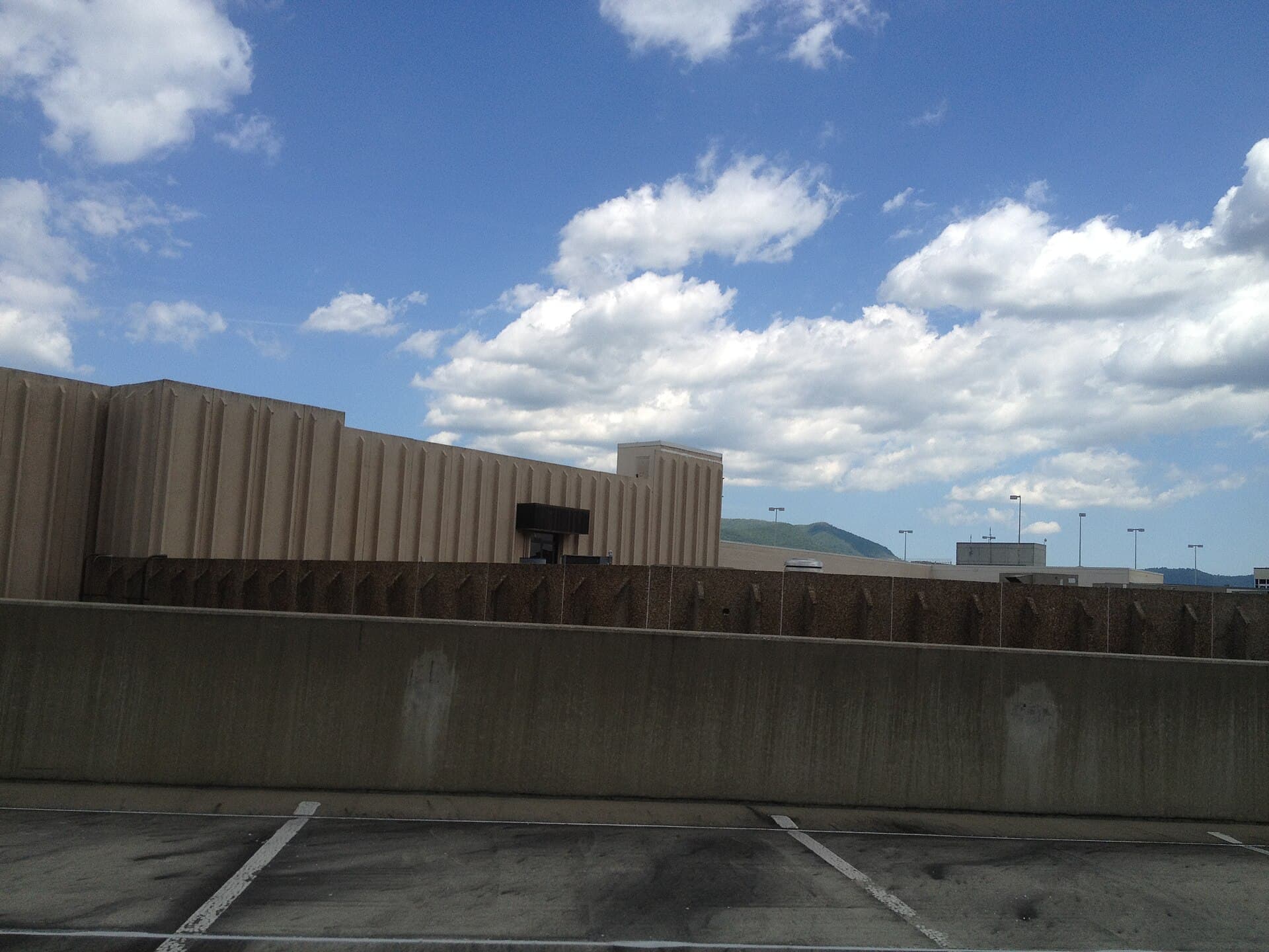 Asheville Mall — Wikimedia Commons