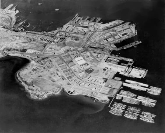 Hunter’s Point Naval Shipyard — Wikimedia Commons