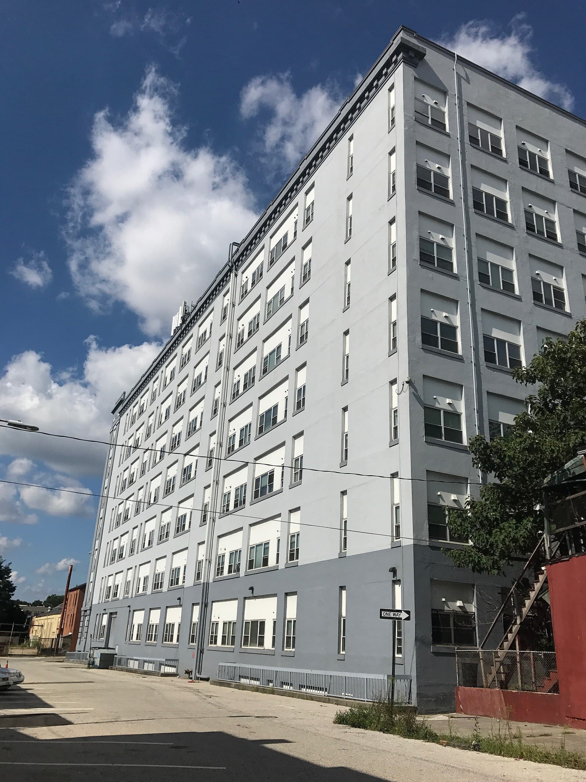 Johnston Square Apartments — Wikimedia Commons