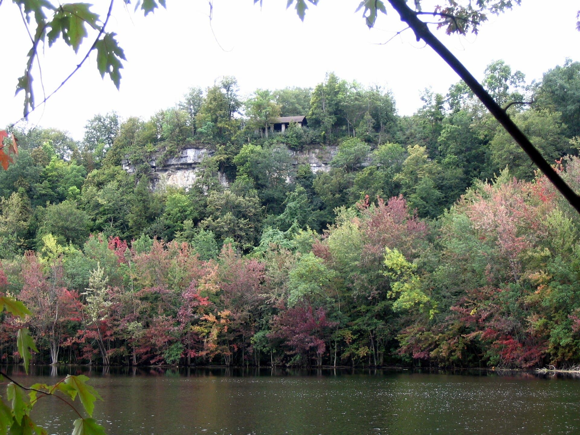 Green Lakes State Park — Wikimedia Commons