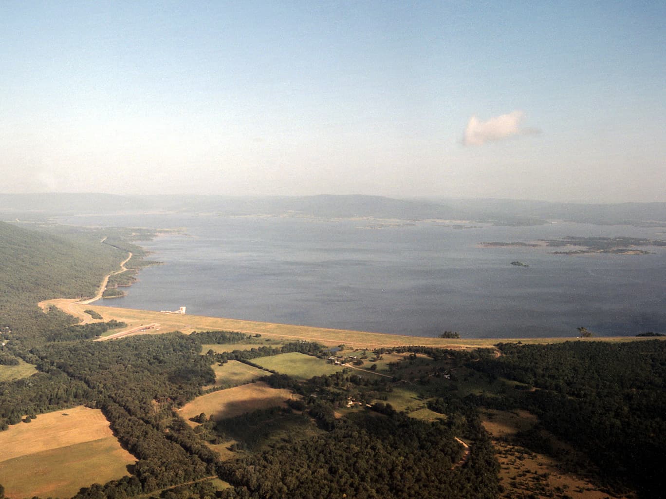 Sardis Lake — Wikimedia Commons