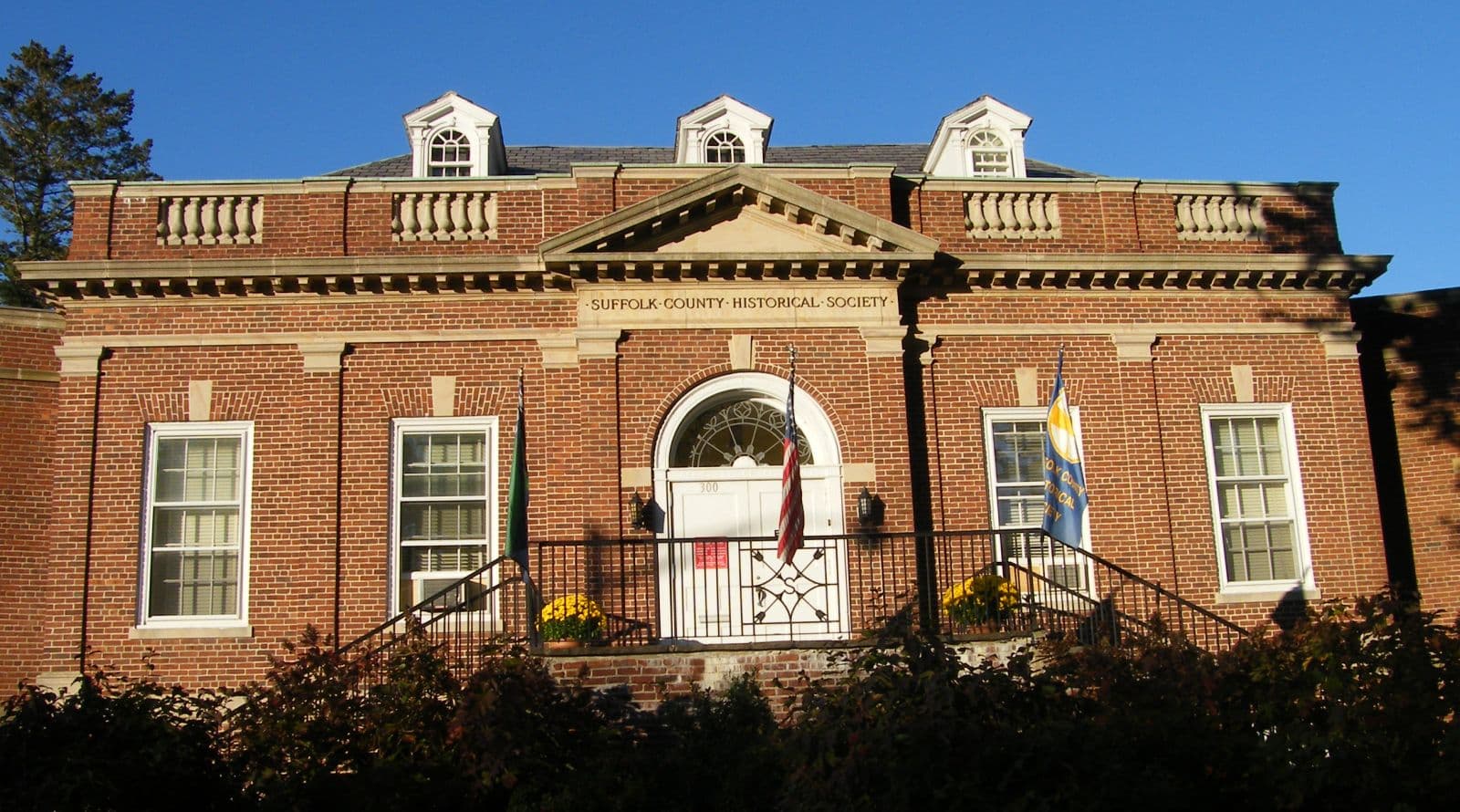 Suffolk County Historical Society Museum — Wikimedia Commons