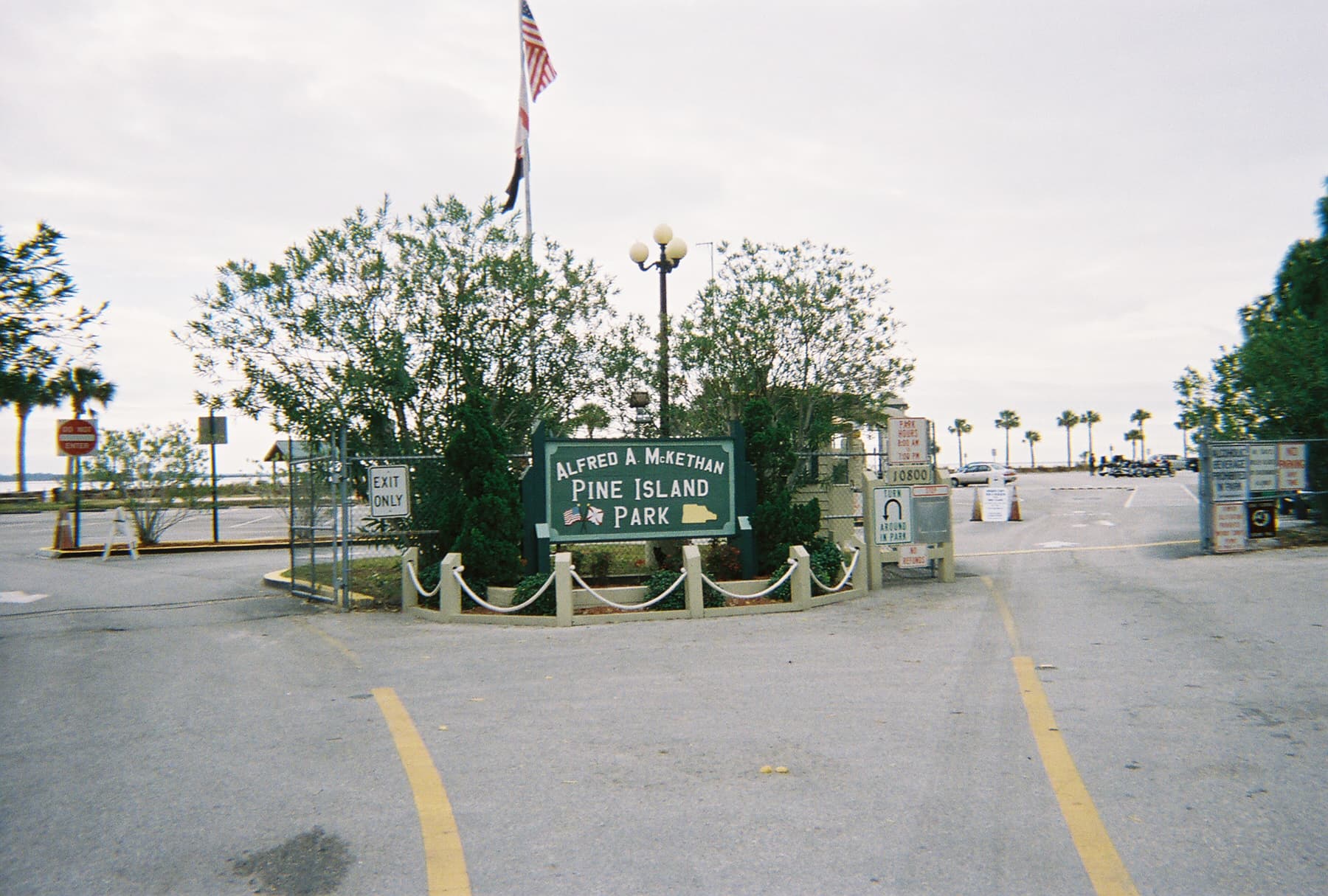 Pine Island Park — Wikimedia Commons