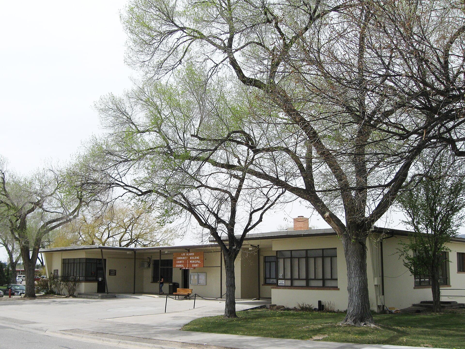Los Alamos County Municipal Building — Wikimedia Commons