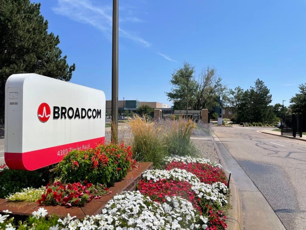 Apple commits $30 billion to Broadcom for U.S. chipmaking push