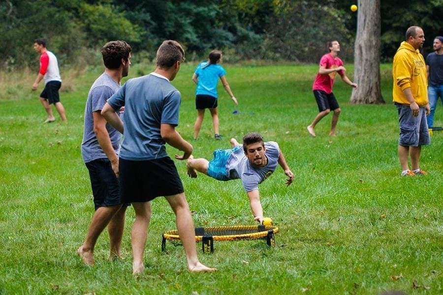 Spikeball + Friendship meetup makes roundnet easy for beginners