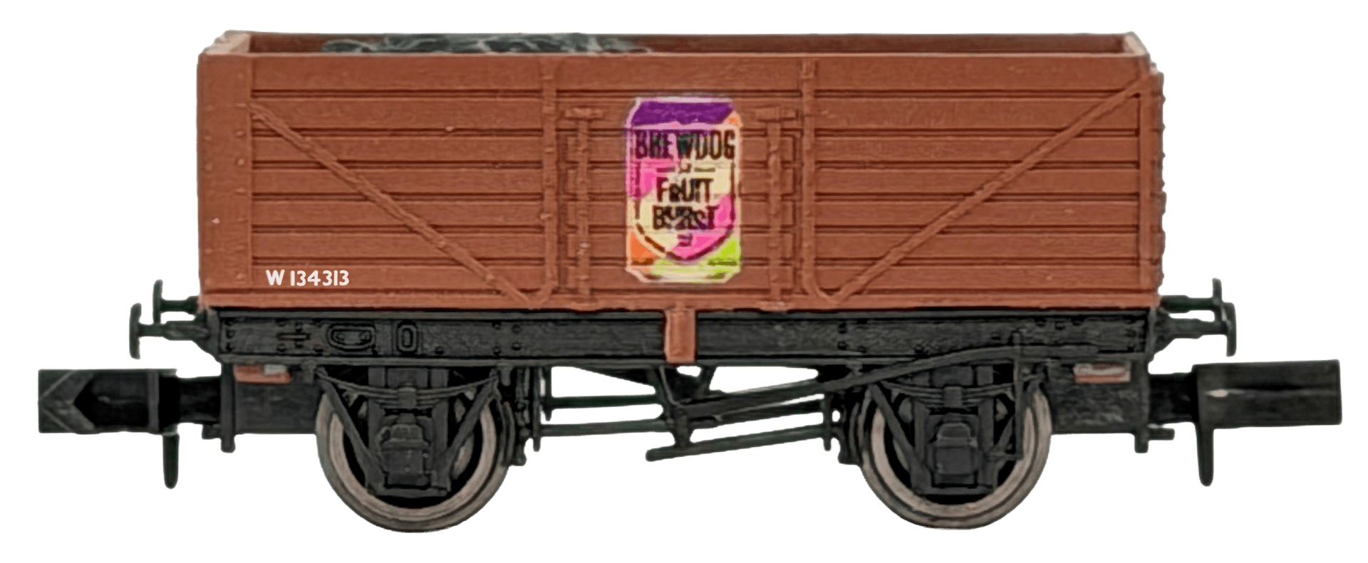Dapol unveils colourful July 2026 wagons across N, OO and O gauge
