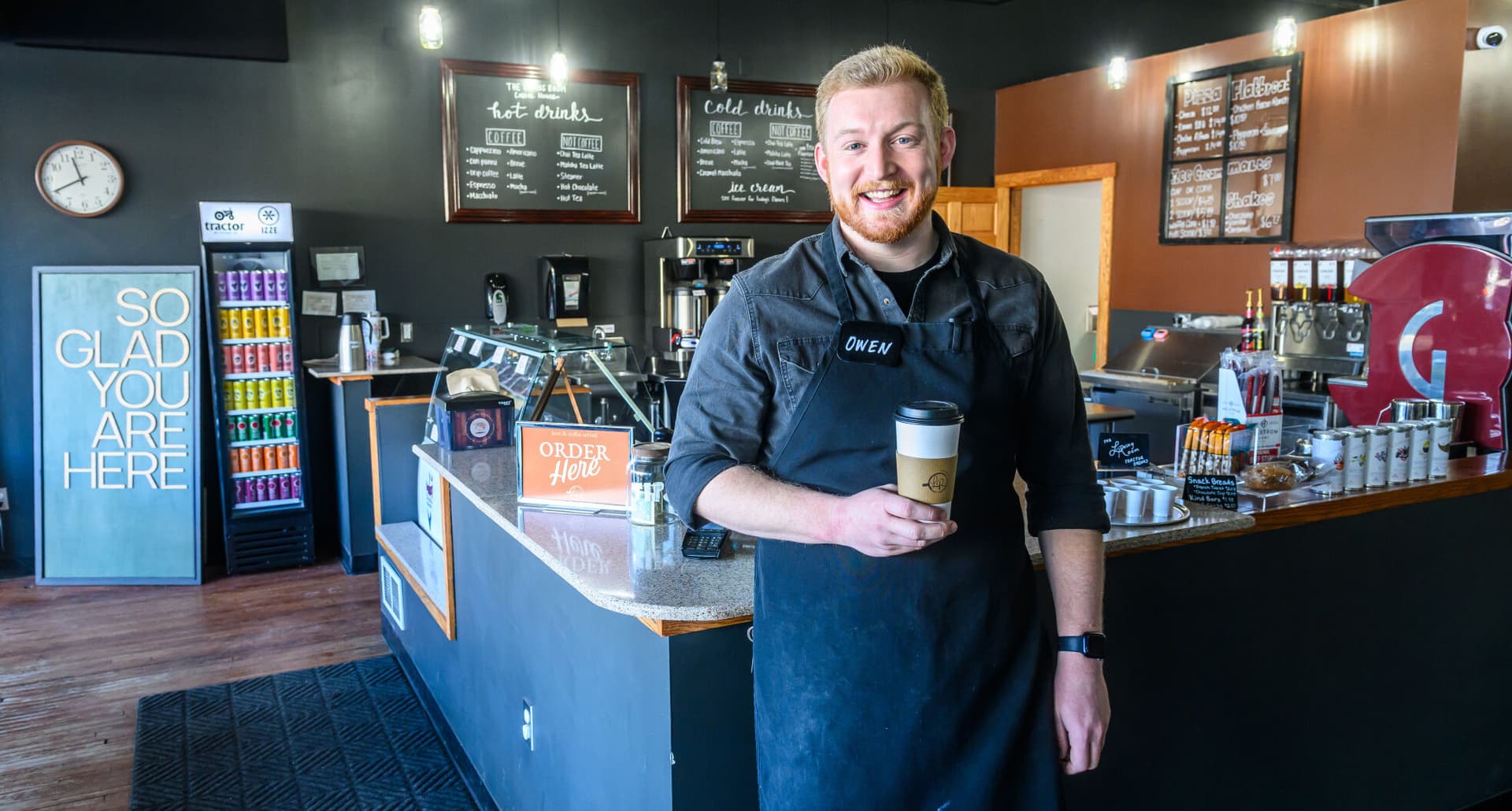 Nonprofit Living Room Coffee House Opens in Downtown Hibbing, Staffed by Volunteers