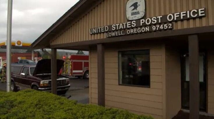 Man airlifted after pickup pins him to Lowell post office