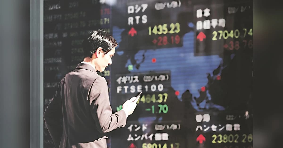 Asian stocks climb toward records as AI optimism lifts chipmakers