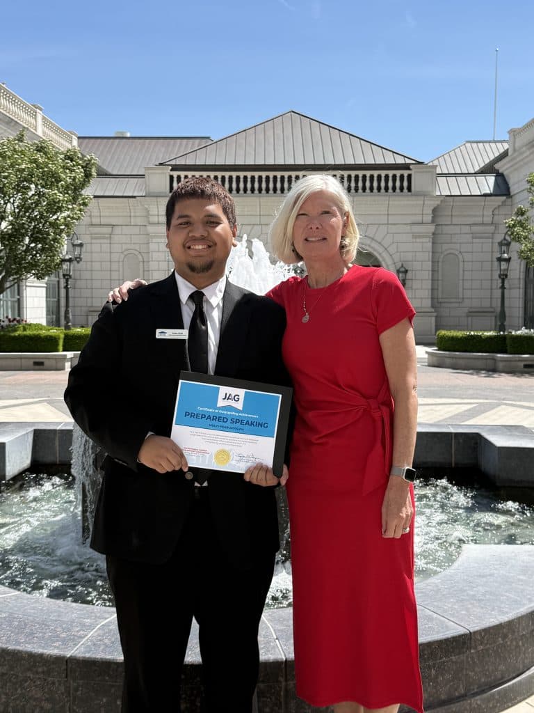 Storm Lake student Eden Etse places fourth nationally in speech contest