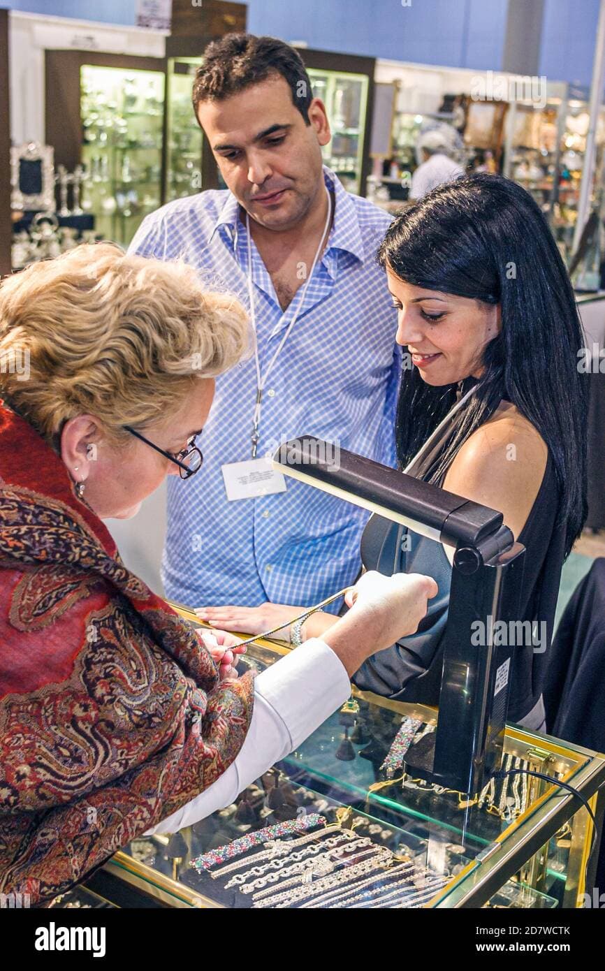 OMBAS 2026 Brings 600 Dealers from 30 Countries to Miami Beach Convention Center