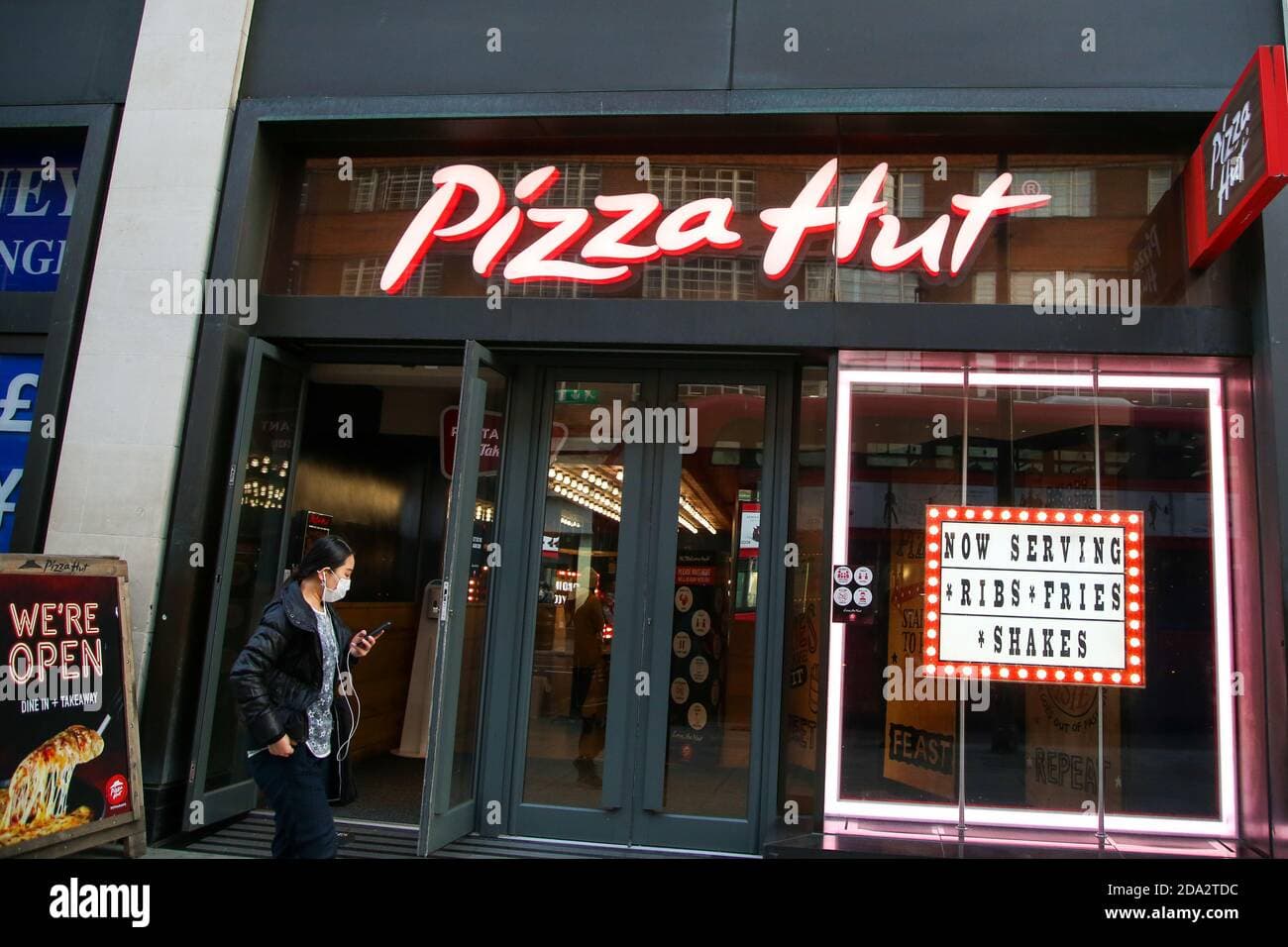 Pizza Hut UK Operator Collapse Puts Over 1,200 Jobs at Risk
