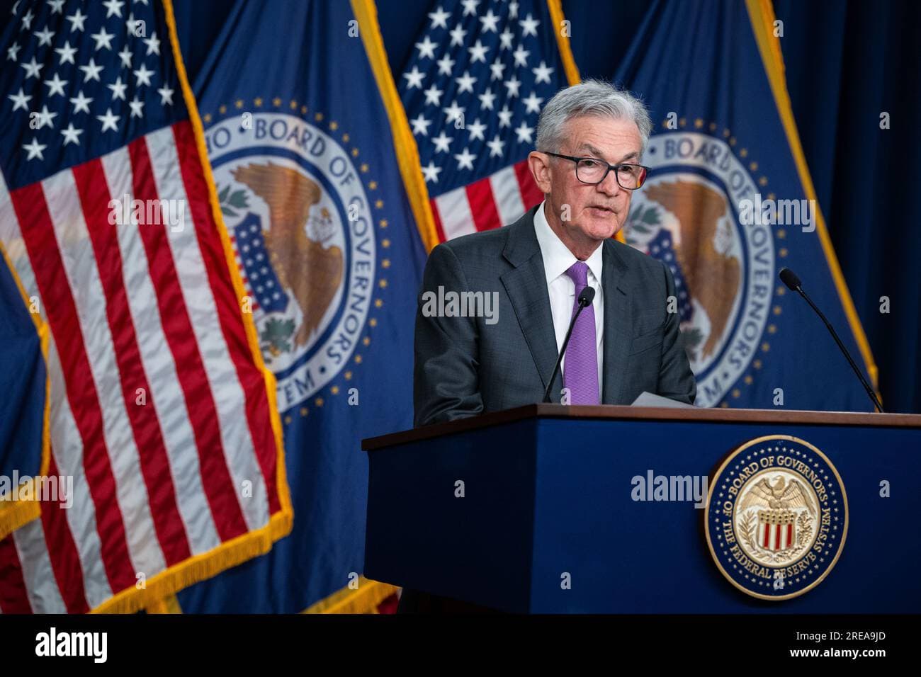 Wall Street Edges Higher, Investors Brace For Data Packed Week