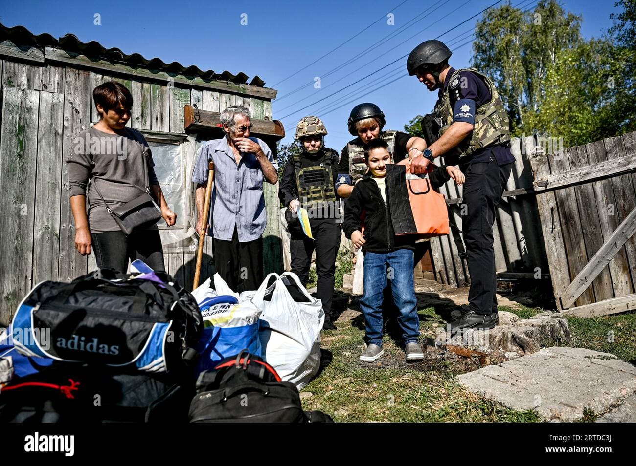 Ukraine Orders Evacuation of Over 3,000 Children from Frontline Settlements