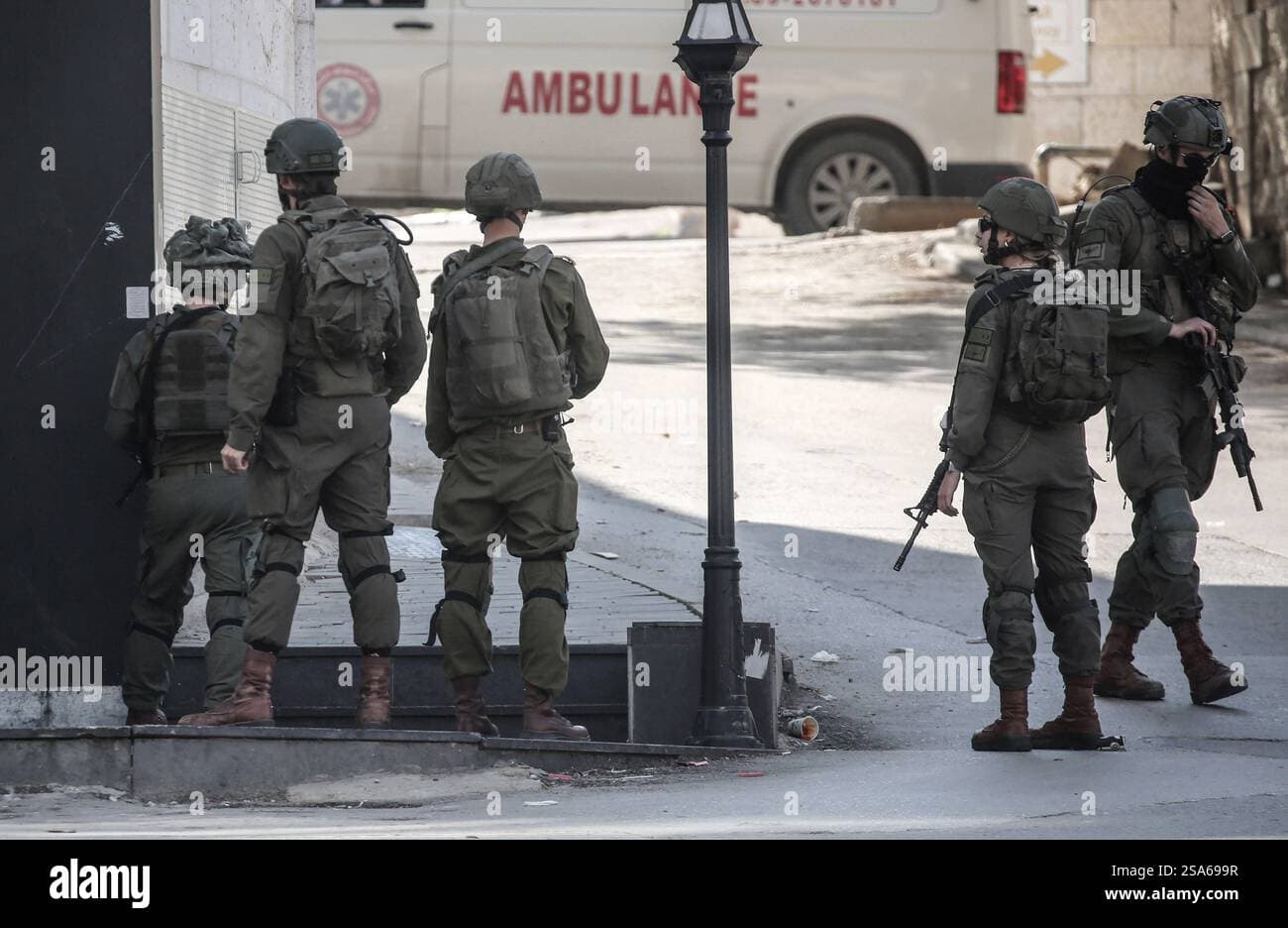 Israel imposes curfew on roughly 25,000 Palestinians in Hebron H2