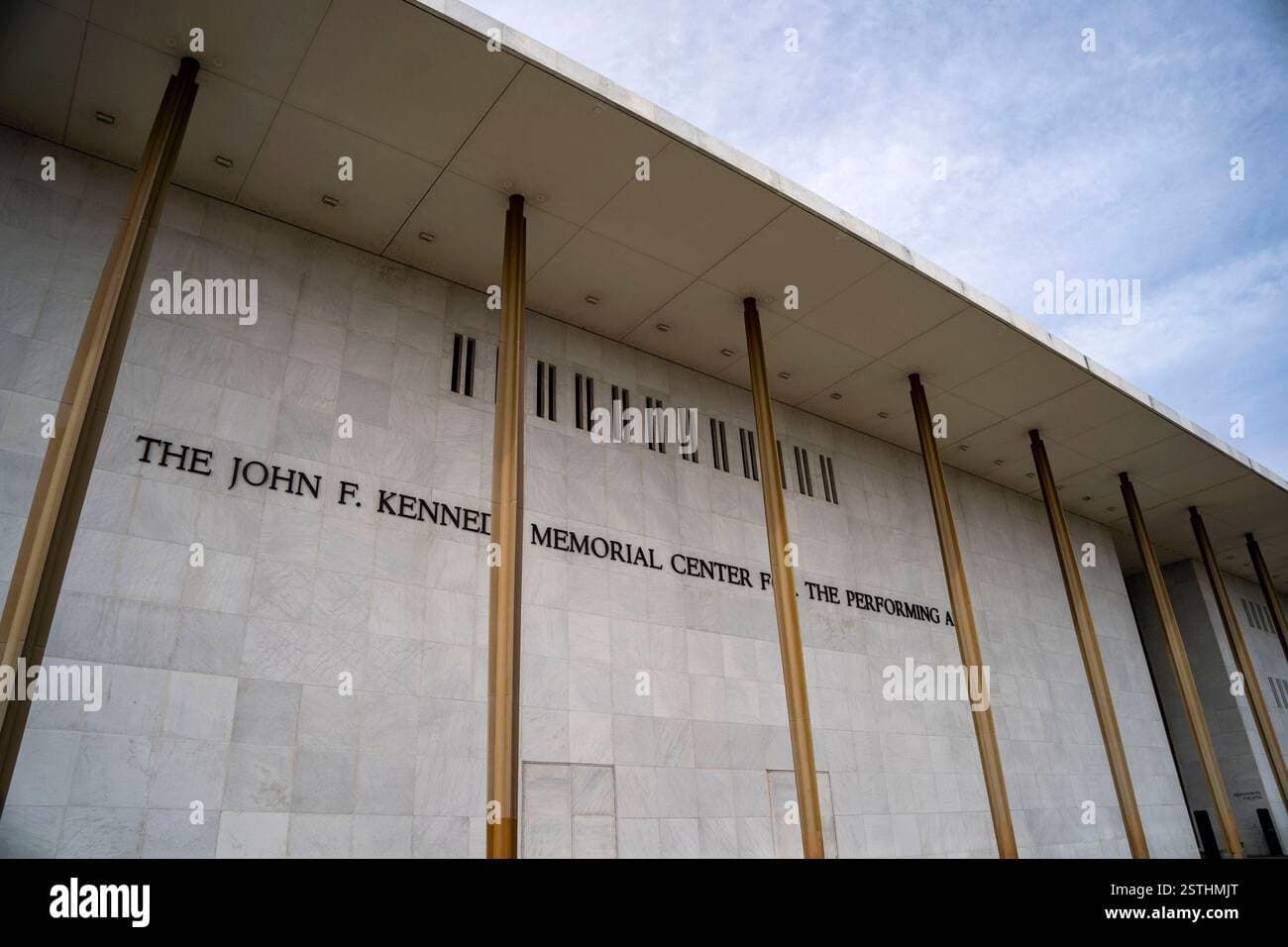 Trump orders two-year closure to rebuild Kennedy Center amid firestorm