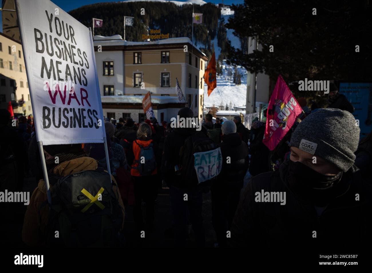 Six hundred protesters march to Davos as security tightens for WEF