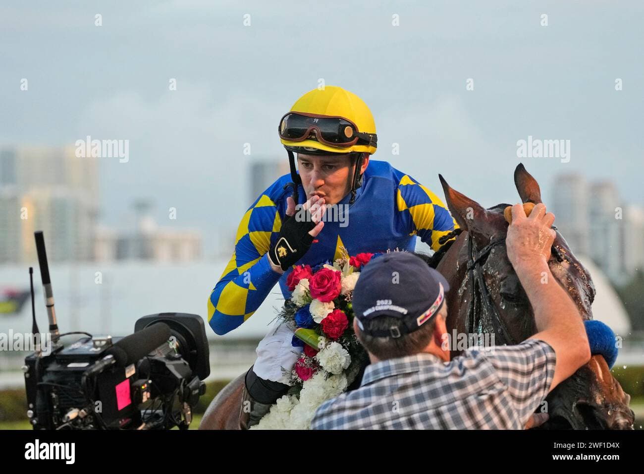 Unbeaten She Be Smooth Headlines Seven-Horse Gulfstream Park Oaks Field