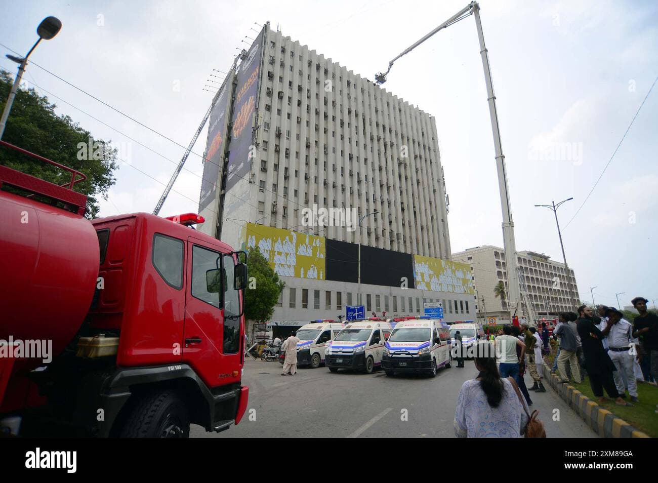 Karachi rescue teams clear Gul Plaza ruins as tolls and missing counts vary