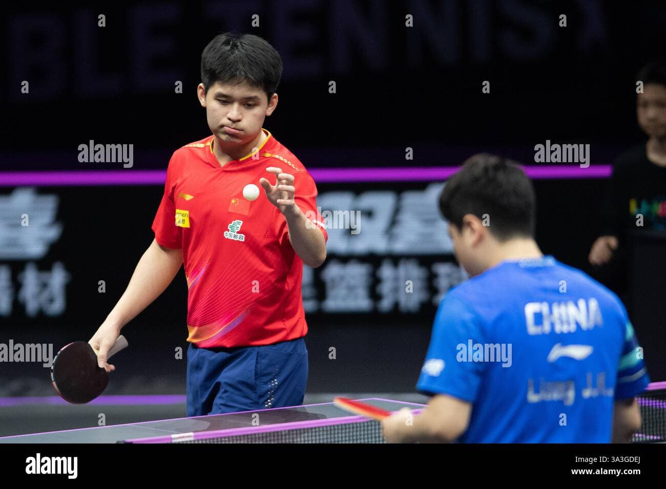 Liang Jingkun Defeats Xiang Peng 3-1, Reaches WTT Chongqing Round of 16