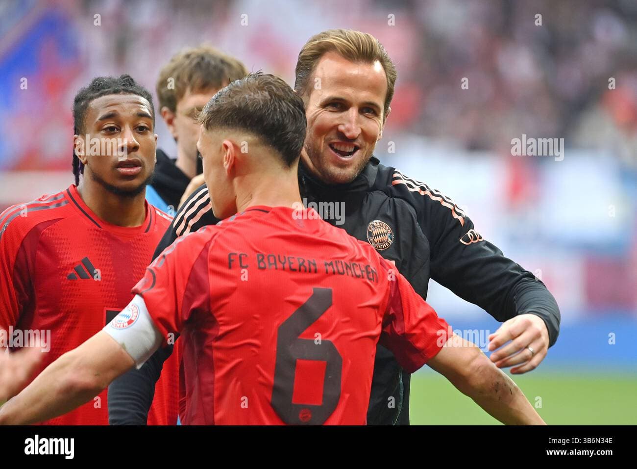 Kane inspires Bayern's 5-1 comeback at RB Leipzig, leaders extend gap