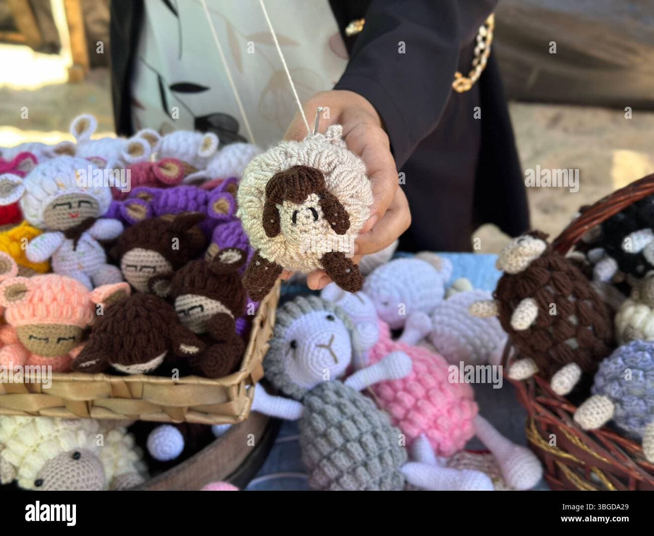 Displaced Gaza Mother Crochets Dolls to Earn Income, Bring Joy This Eid