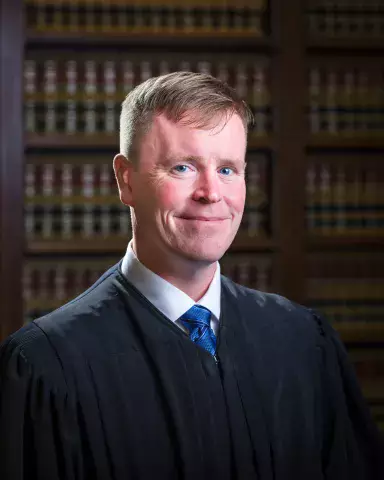 Judge strikes down Trump courthouse arrest policy for immigrants