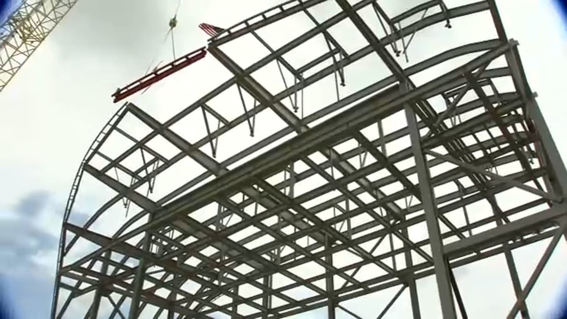 Raleigh marks Red Hat Amphitheater relocation with topping ceremony