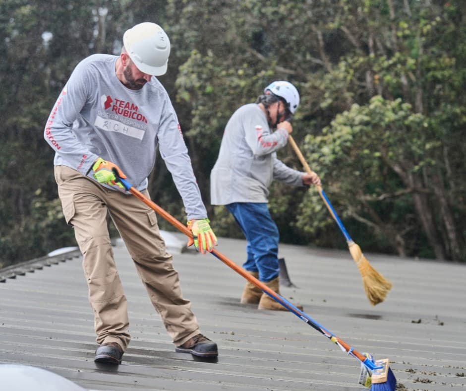 Team Rubicon Volunteers Clean Up Volcano After Historic Kīlauea Eruption