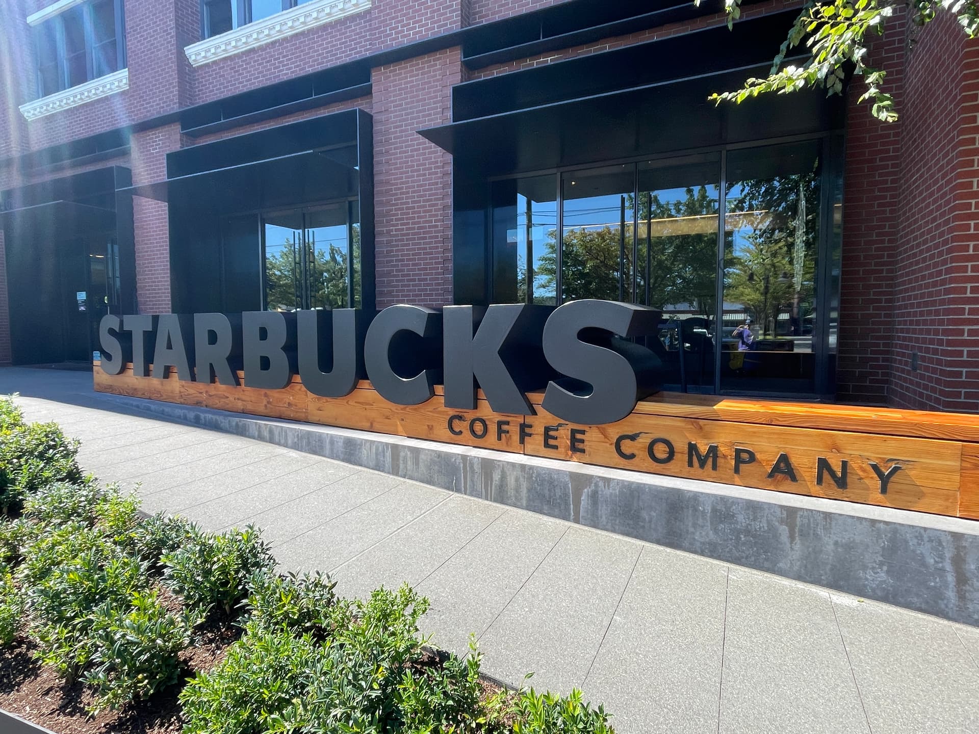 Starbucks to cut 252 more Seattle support center jobs, WARN filing says