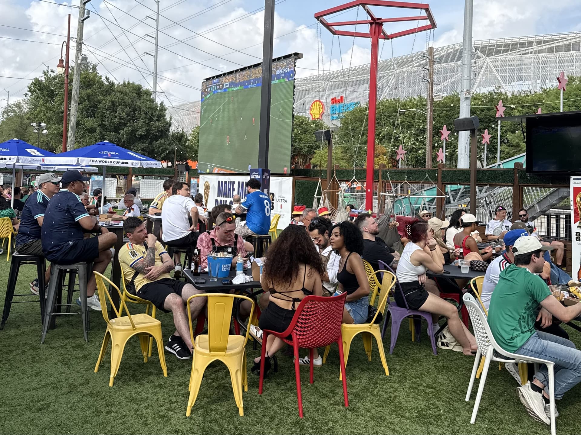 East Downtown restaurants see World Cup foot traffic improve, worries ease