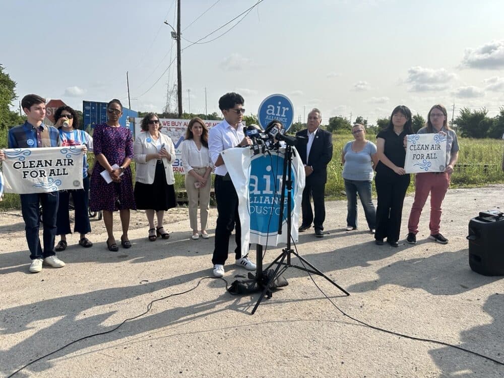Community sensors detect pollution spike after southeast Houston tire fire