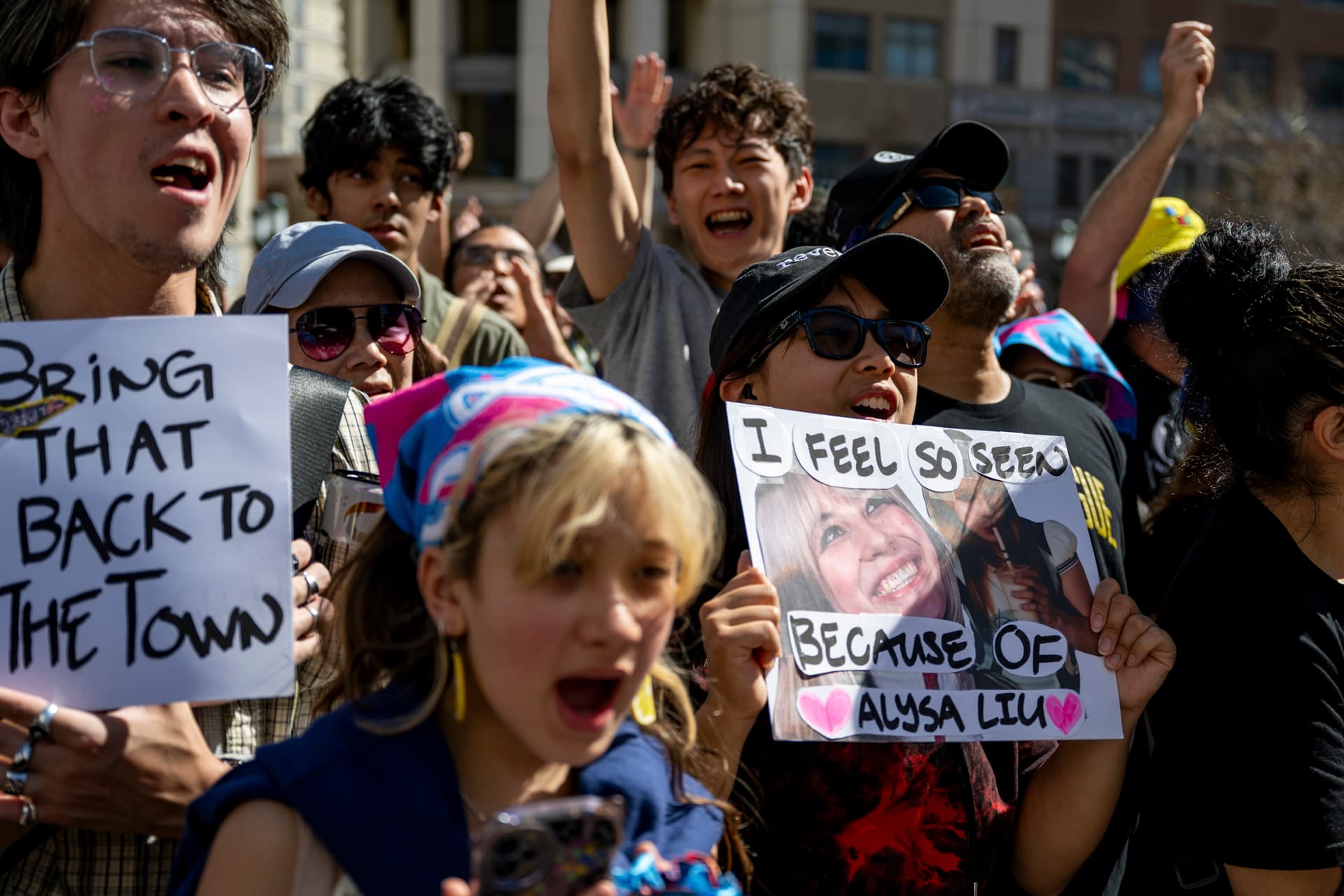 Thousands Pack Oakland Plaza to Celebrate Figure Skater Alysa Liu's Olympic Gold