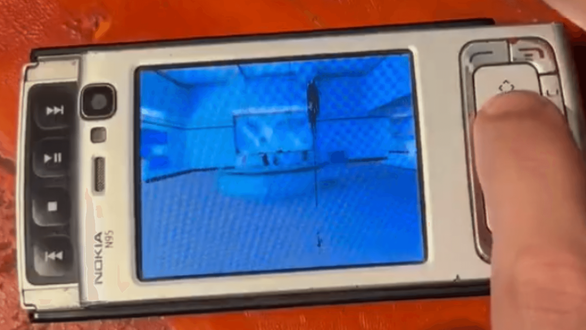 Half-Life port for Nokia N95 gains big performance and polish upgrades