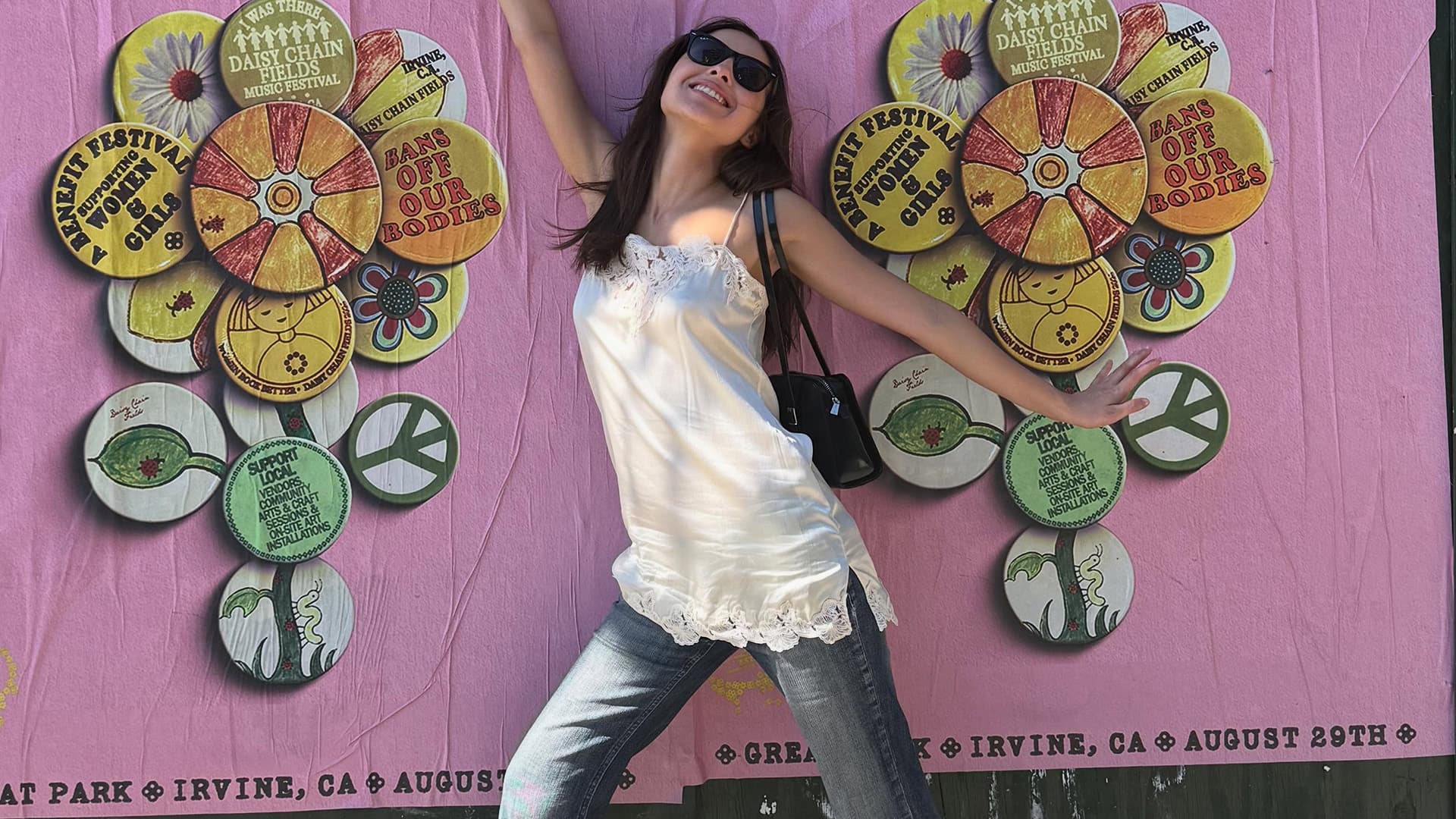 Olivia Rodrigo makes bootcut jeans feel like summer again