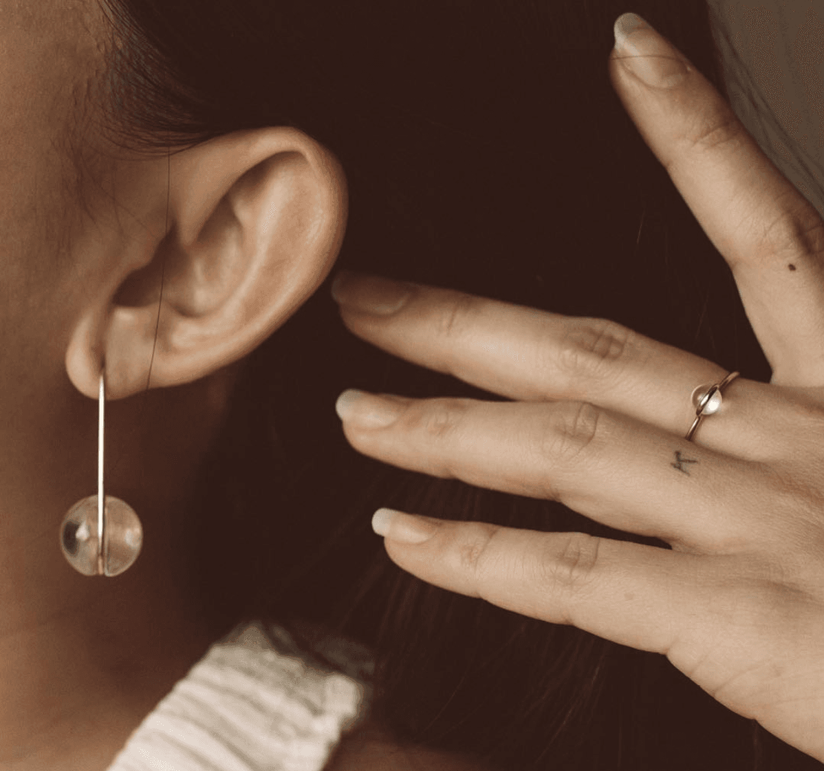 20 minimalist rings with clean silhouettes for everyday wear