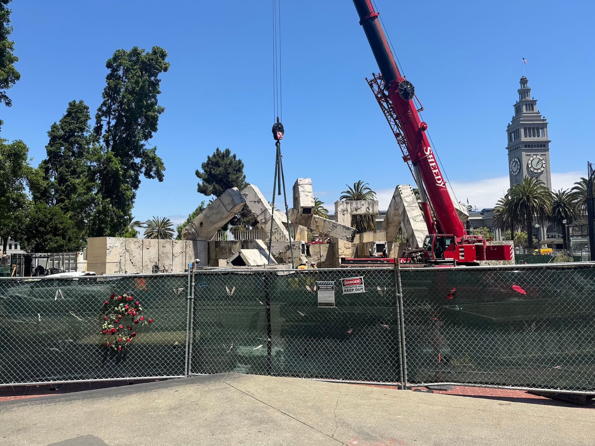 Fire breaks out during Vaillancourt Fountain dismantling at Embarcadero Plaza