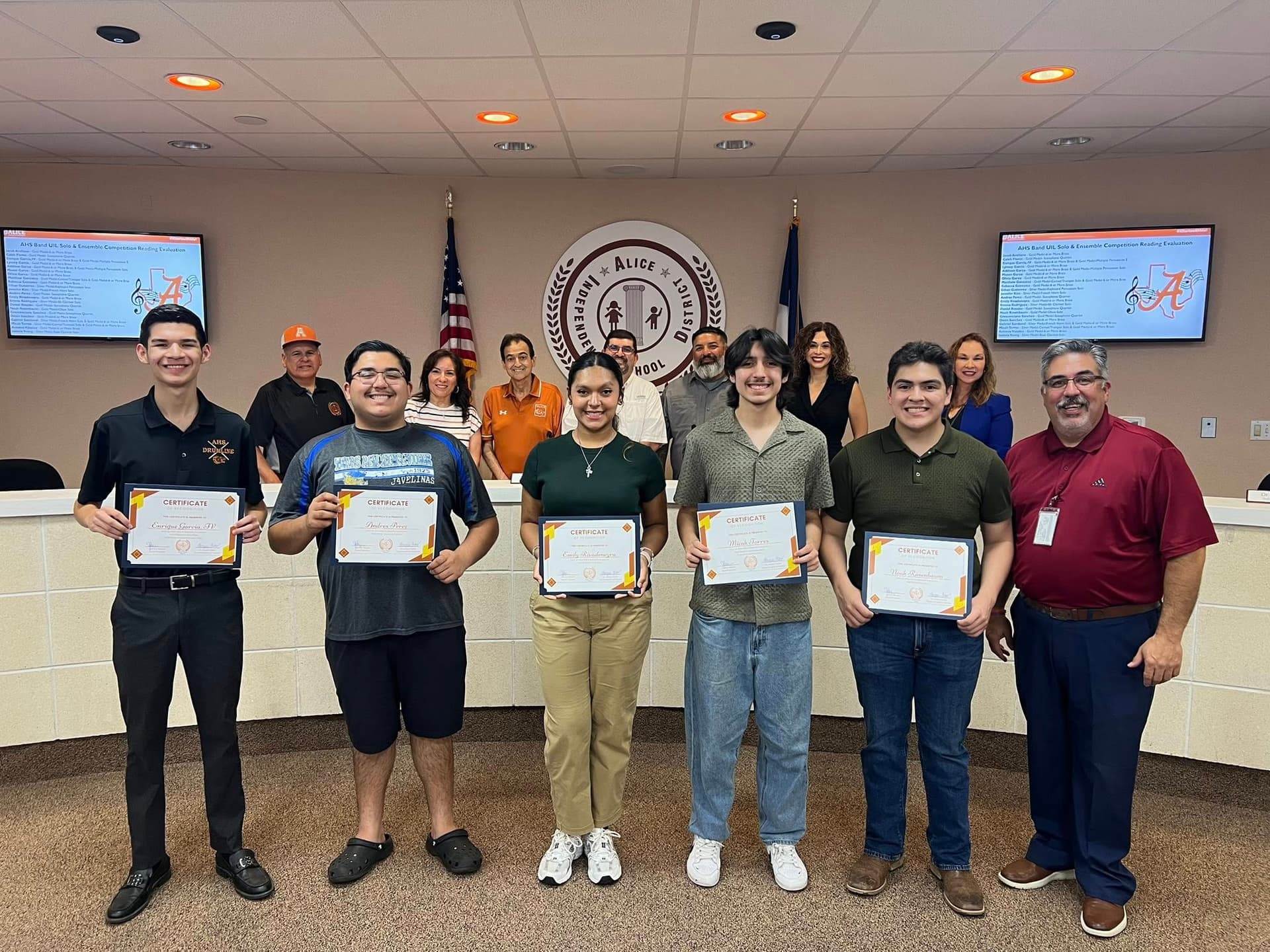 Alice ISD student wins migrant award, gets year of college tuition