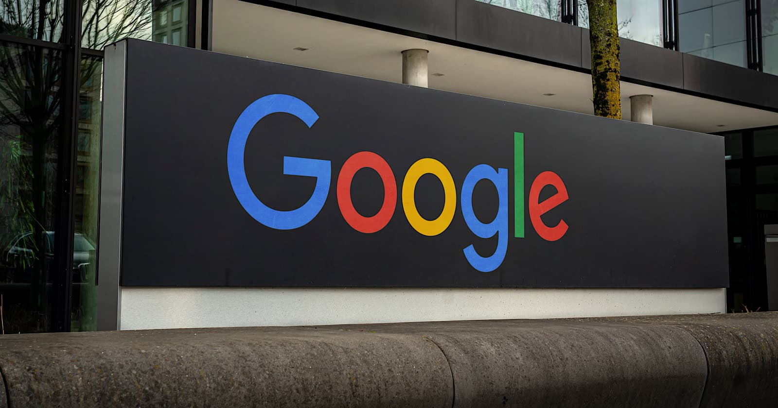 Alphabet Search Revenue Jumps 19%, AI Features Drive Higher Engagement