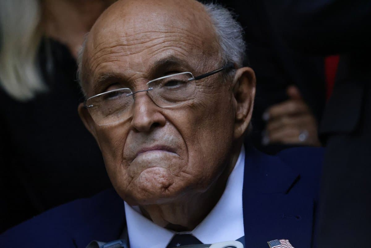Rudy Giuliani breathing on his own after Florida pneumonia hospitalization