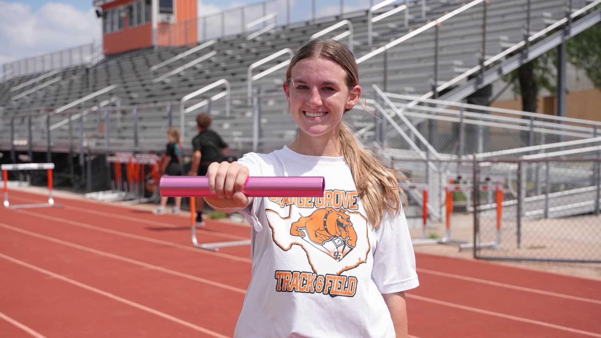 Orange Grove junior Freitag qualifies for state in tennis, track