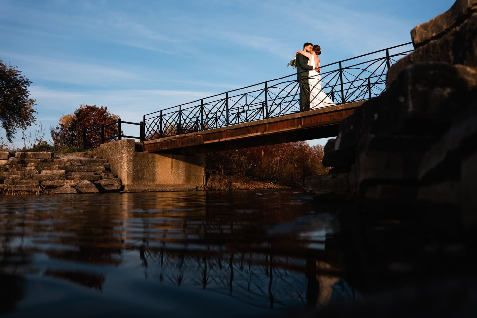 Wedding AI responses favor two-platform duopoly, leaving local vendors invisible